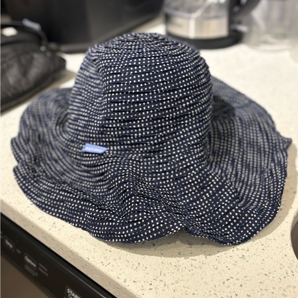 Wallaroo Woman’s Scrunchie Sun Hat Blue White Sun Protection Packable Bucket - Picture 1 of 5